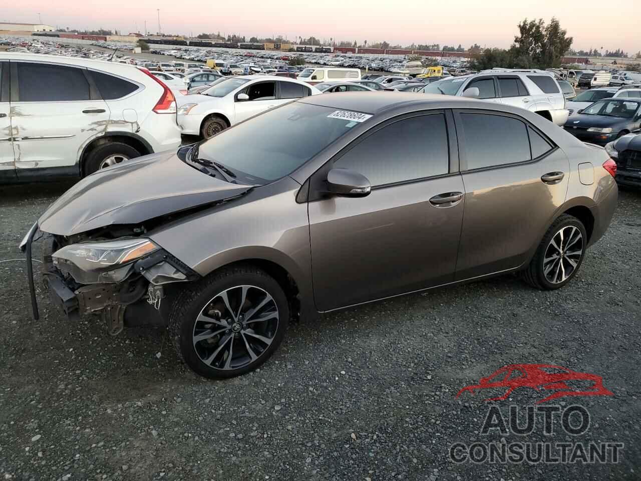 TOYOTA COROLLA 2018 - 5YFBURHE5JP801807