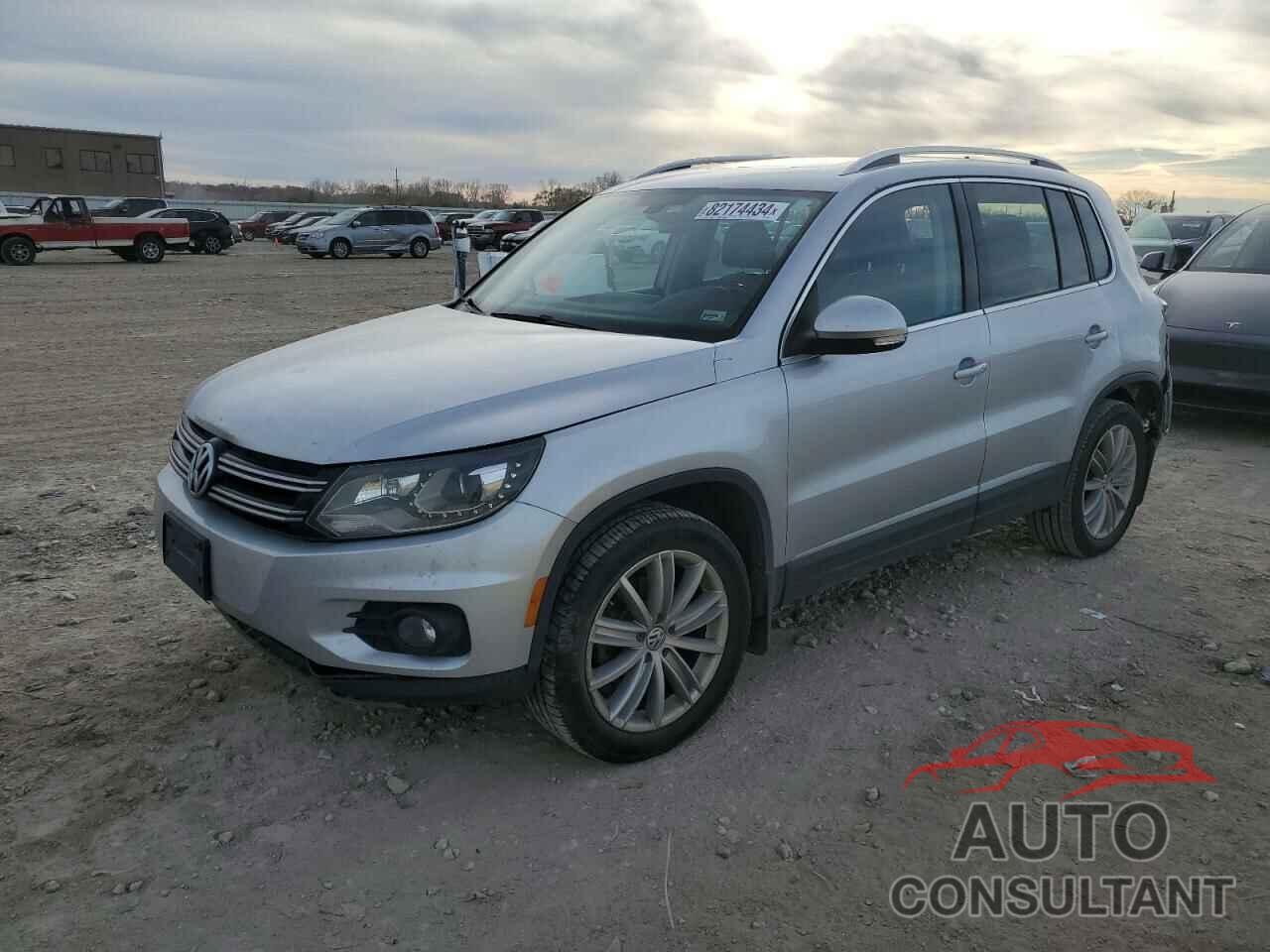 VOLKSWAGEN TIGUAN 2016 - WVGBV7AX7GW524019