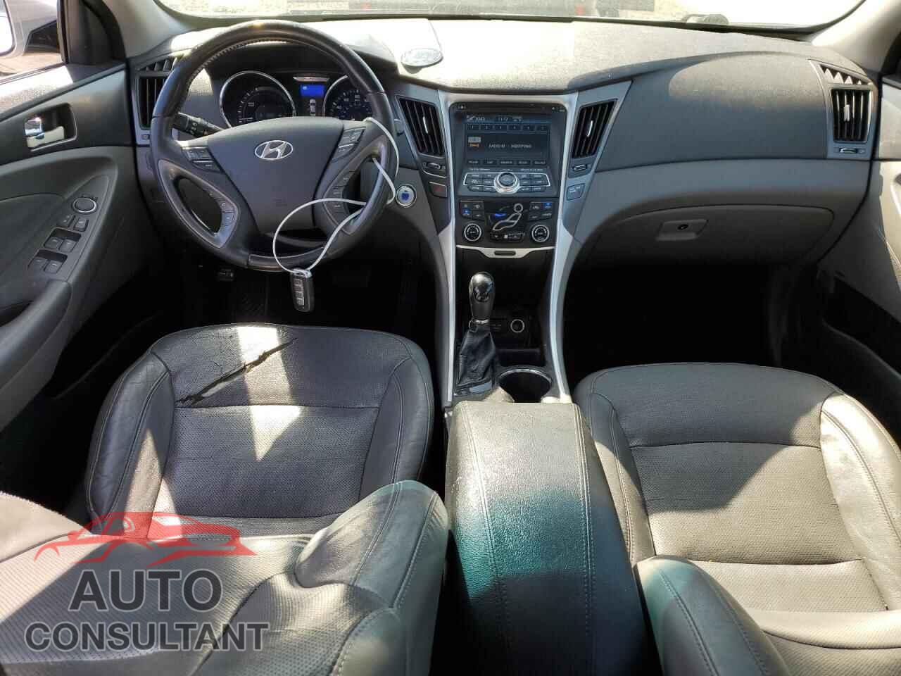 HYUNDAI SONATA 2012 - KMHEC4A43CA046888
