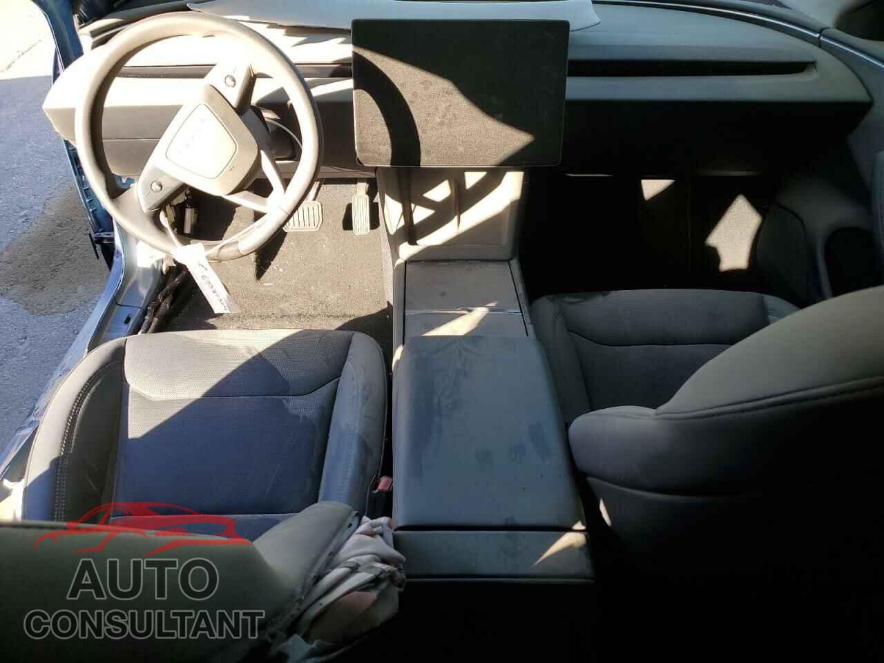 TESLA MODEL 3 2024 - 5YJ3E1EA1RF731363