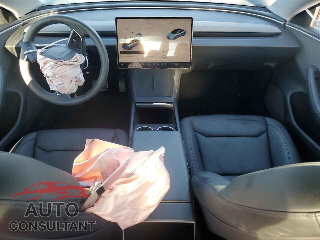 TESLA MODEL 3 2024 - 5YJ3E1EA9RF733863