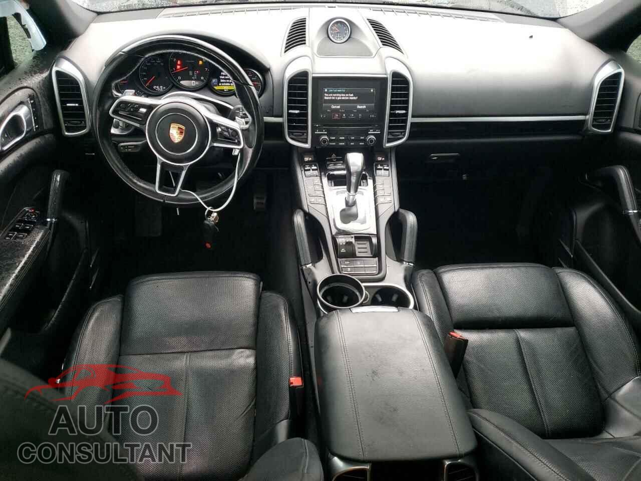 PORSCHE CAYENNE 2018 - WP1AA2A27JKA05858