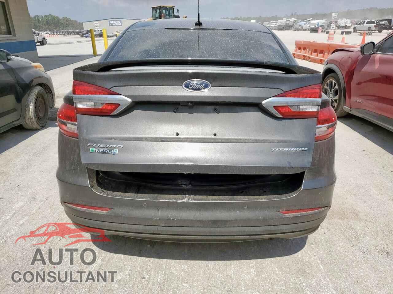 FORD FUSION 2019 - 3FA6P0SU9KR200325
