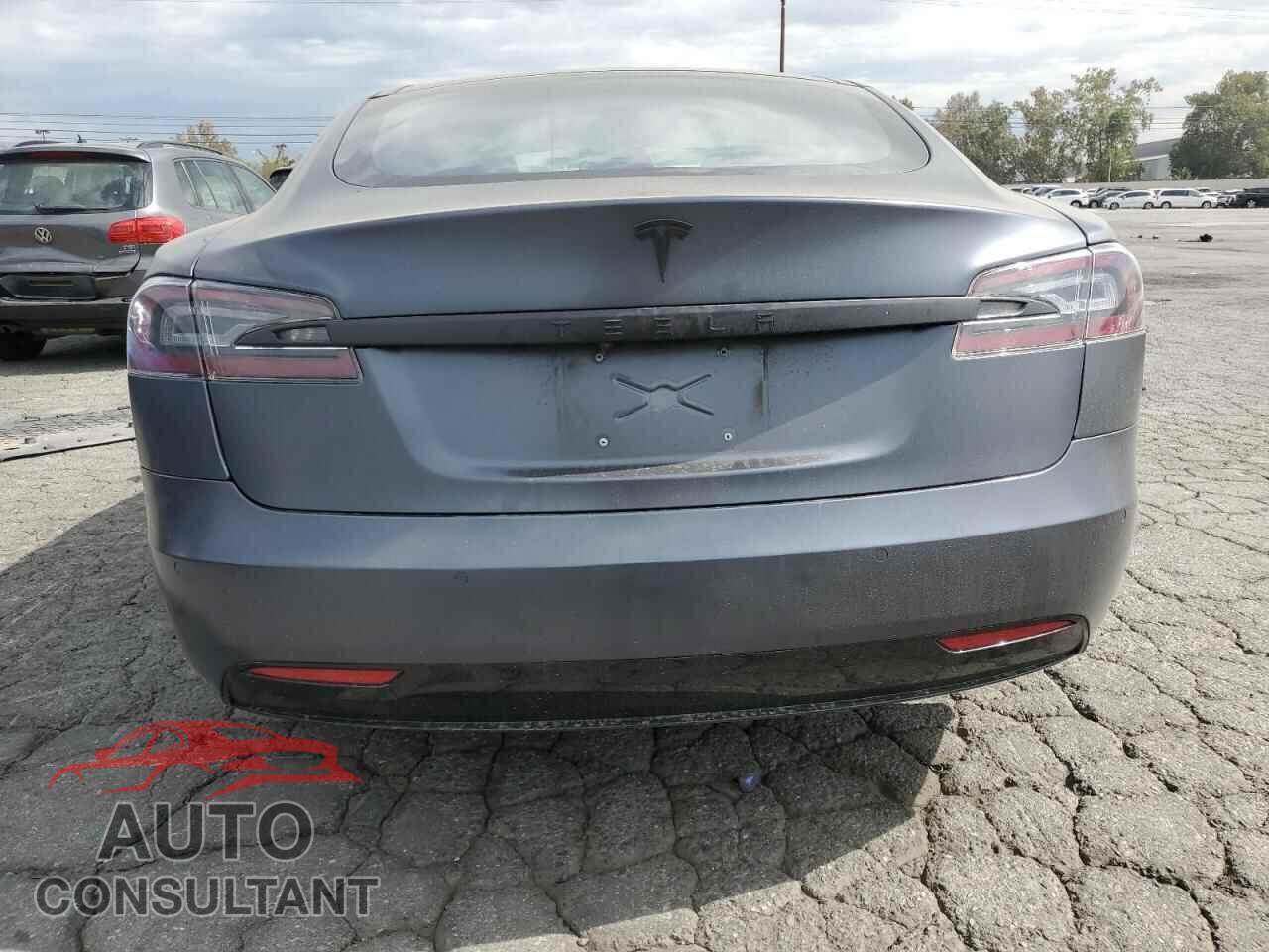 TESLA MODEL S 2018 - 5YJSA1E25JF296450