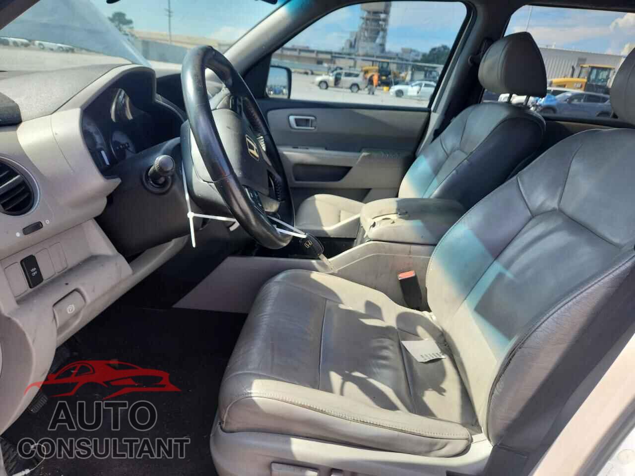 HONDA PILOT 2011 - 5FNYF3H60BB020099