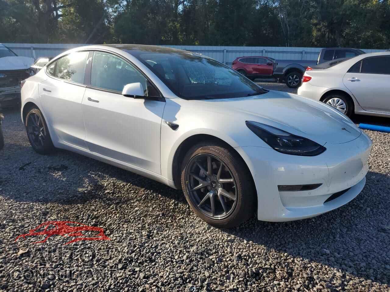 TESLA MODEL 3 2021 - 5YJ3E1EA5MF096141