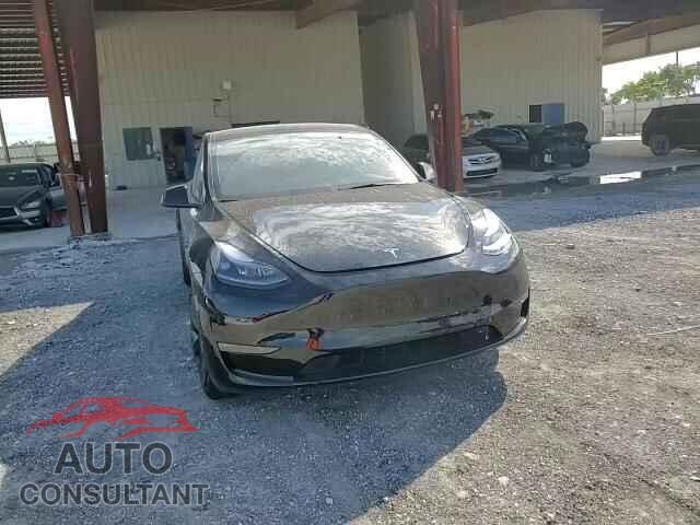 TESLA MODEL Y 2024 - 7SAYGAEE2RF212375
