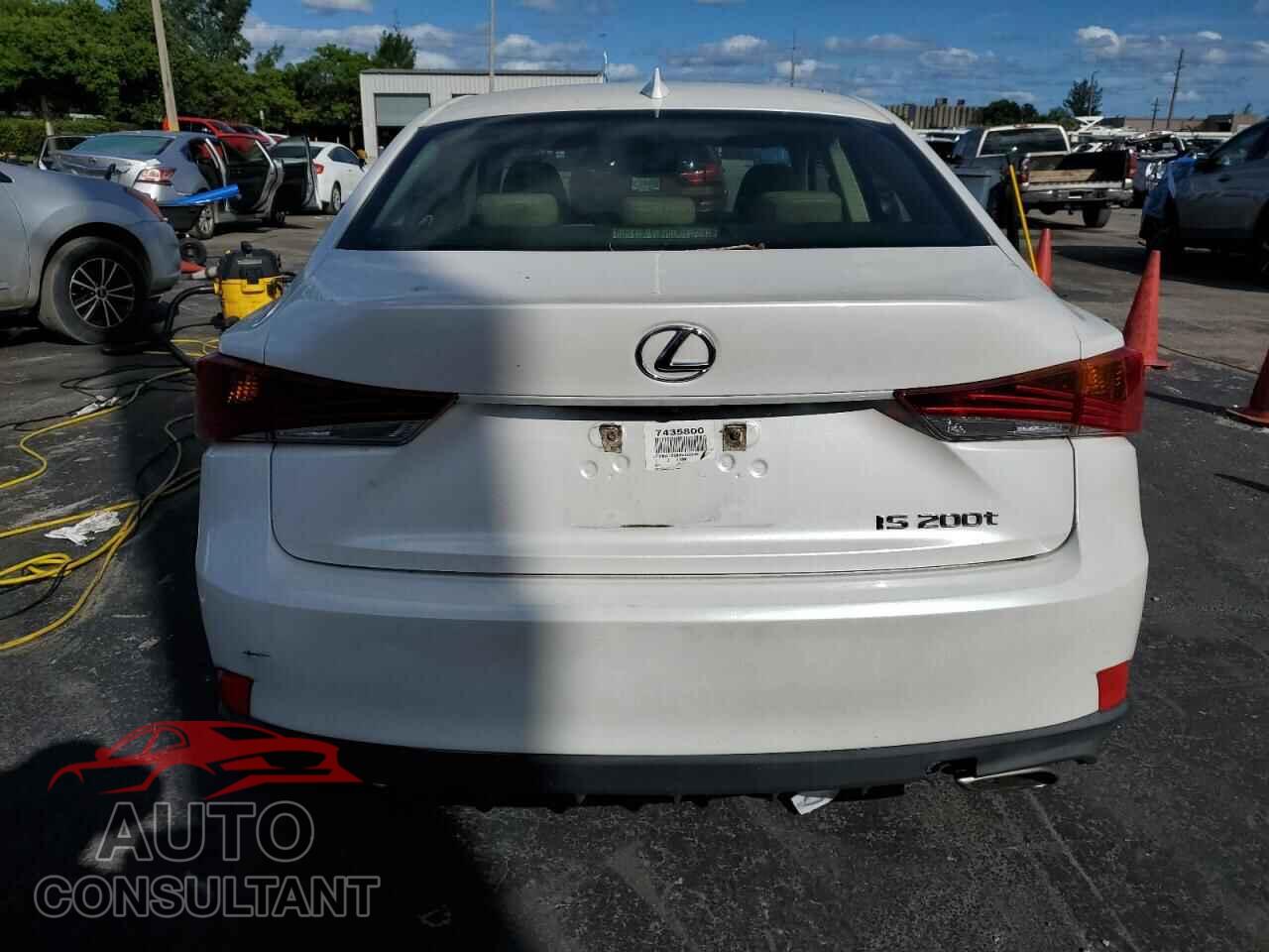 LEXUS IS 2017 - JTHBA1D28H5060046
