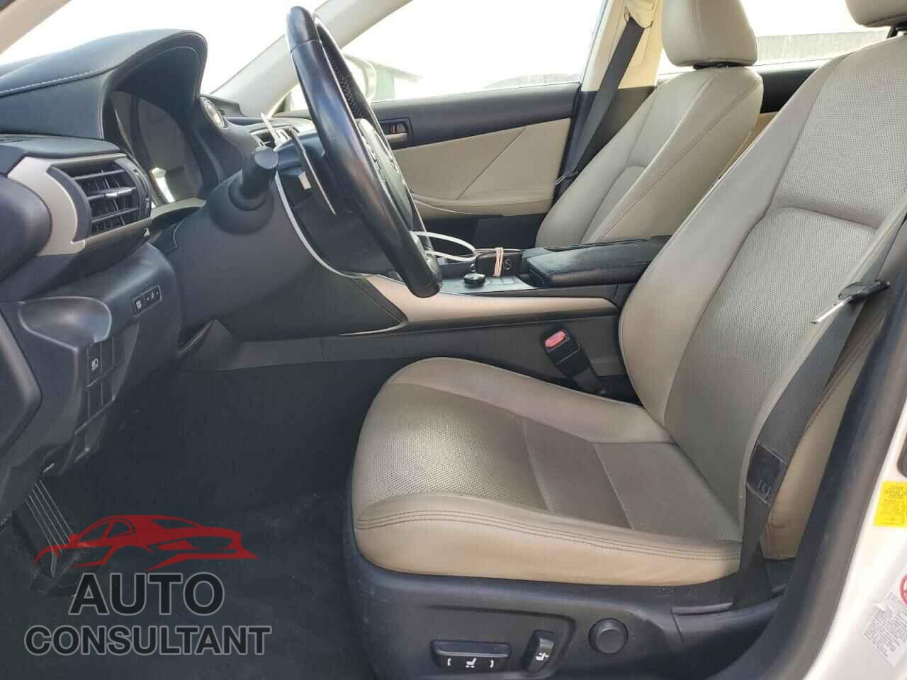 LEXUS IS 2017 - JTHBA1D28H5060046
