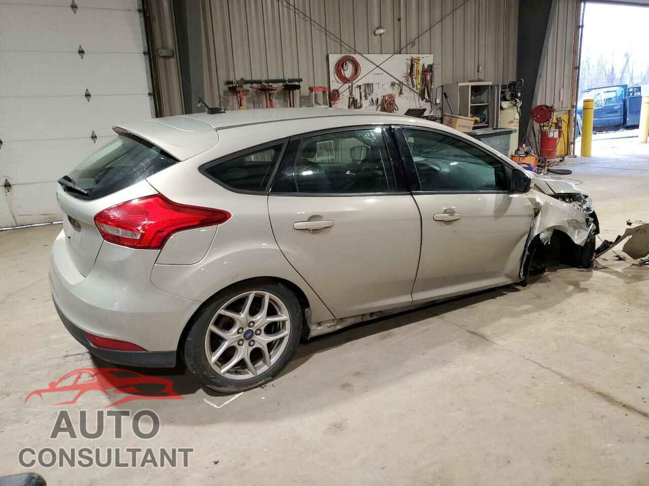 FORD FOCUS 2015 - 1FADP3K22FL308474