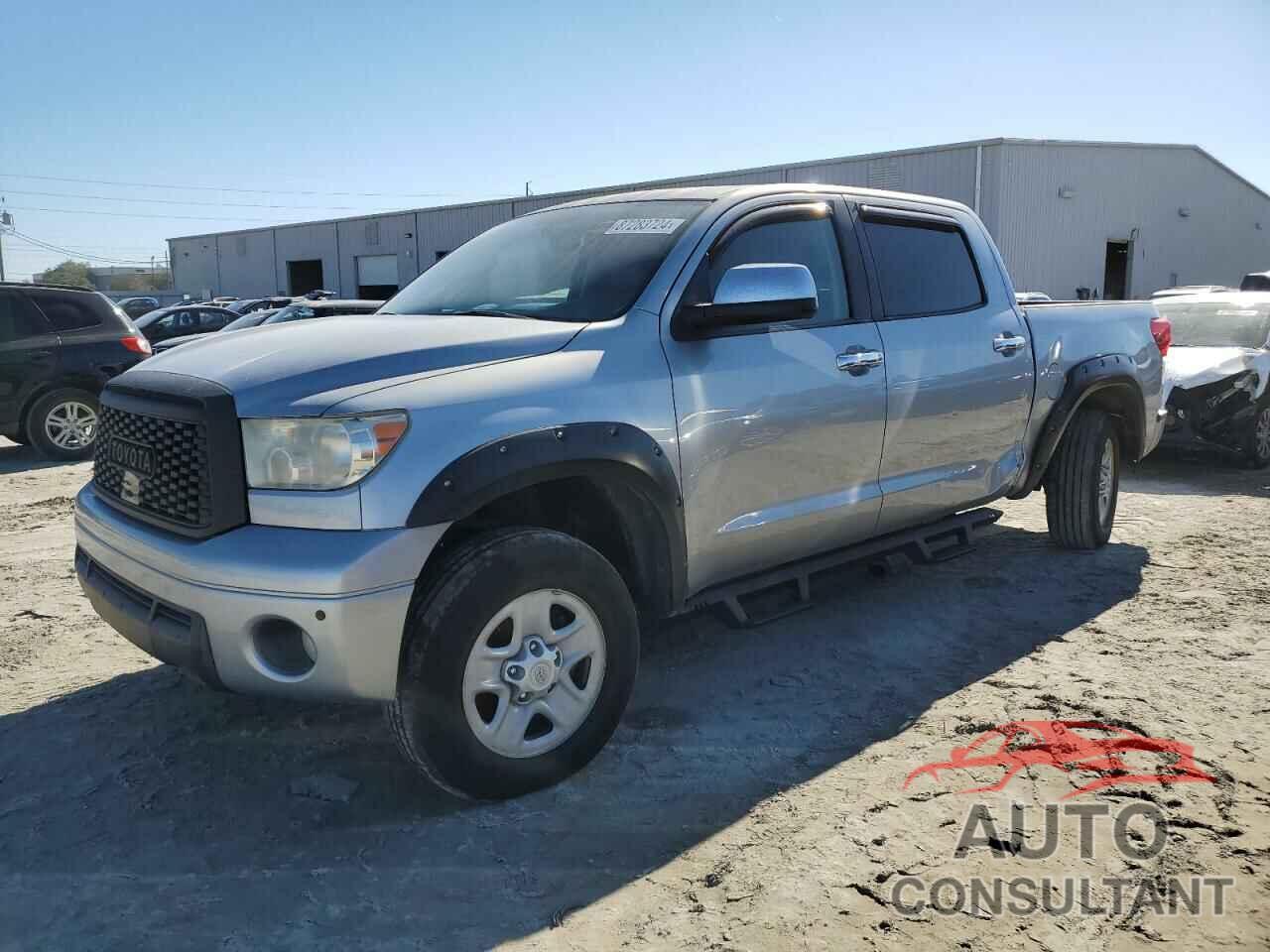 TOYOTA TUNDRA 2011 - 5TFHY5F17BX208332