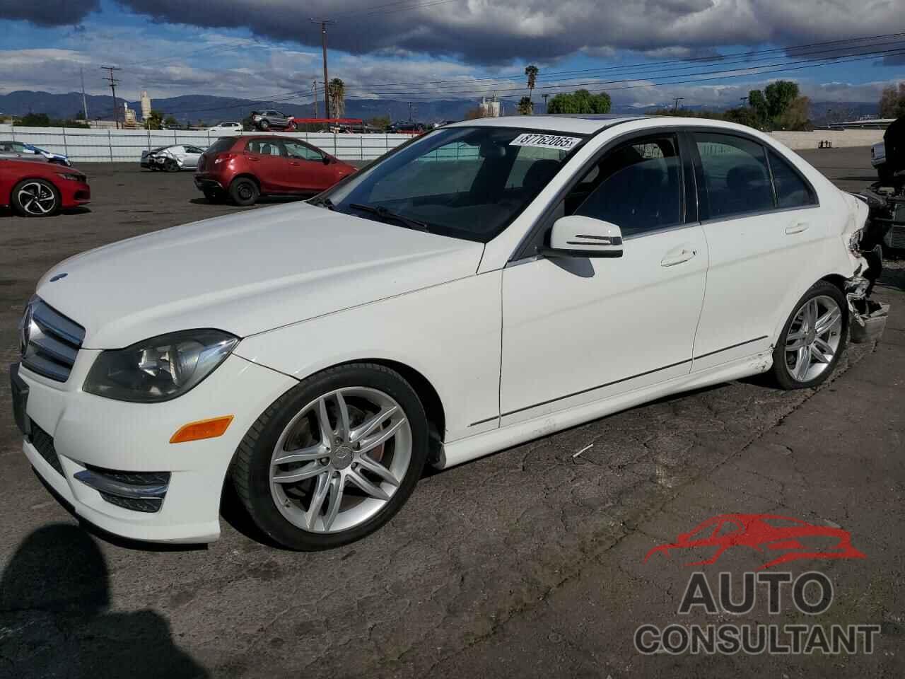 MERCEDES-BENZ C-CLASS 2013 - WDDGF4HB5DA765284