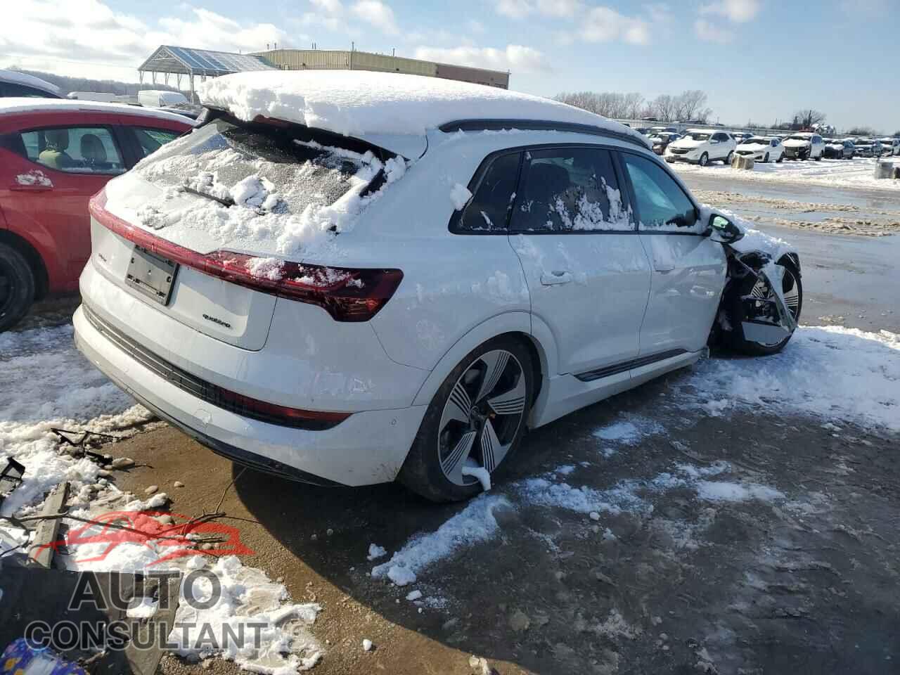 AUDI E-TRON 2023 - WA1LAAGE2PB016954