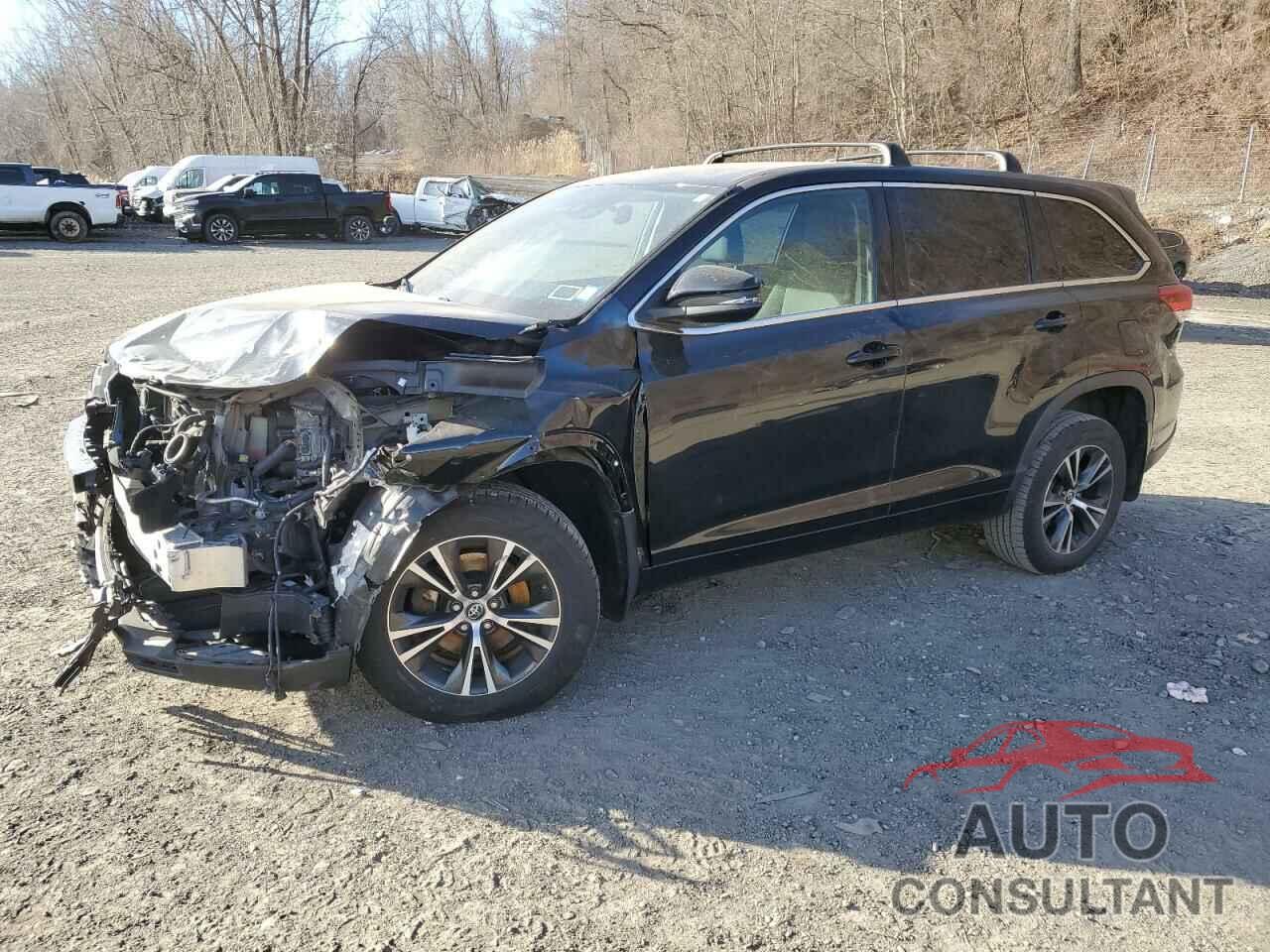 TOYOTA HIGHLANDER 2018 - 5TDBGRFH9JS044633