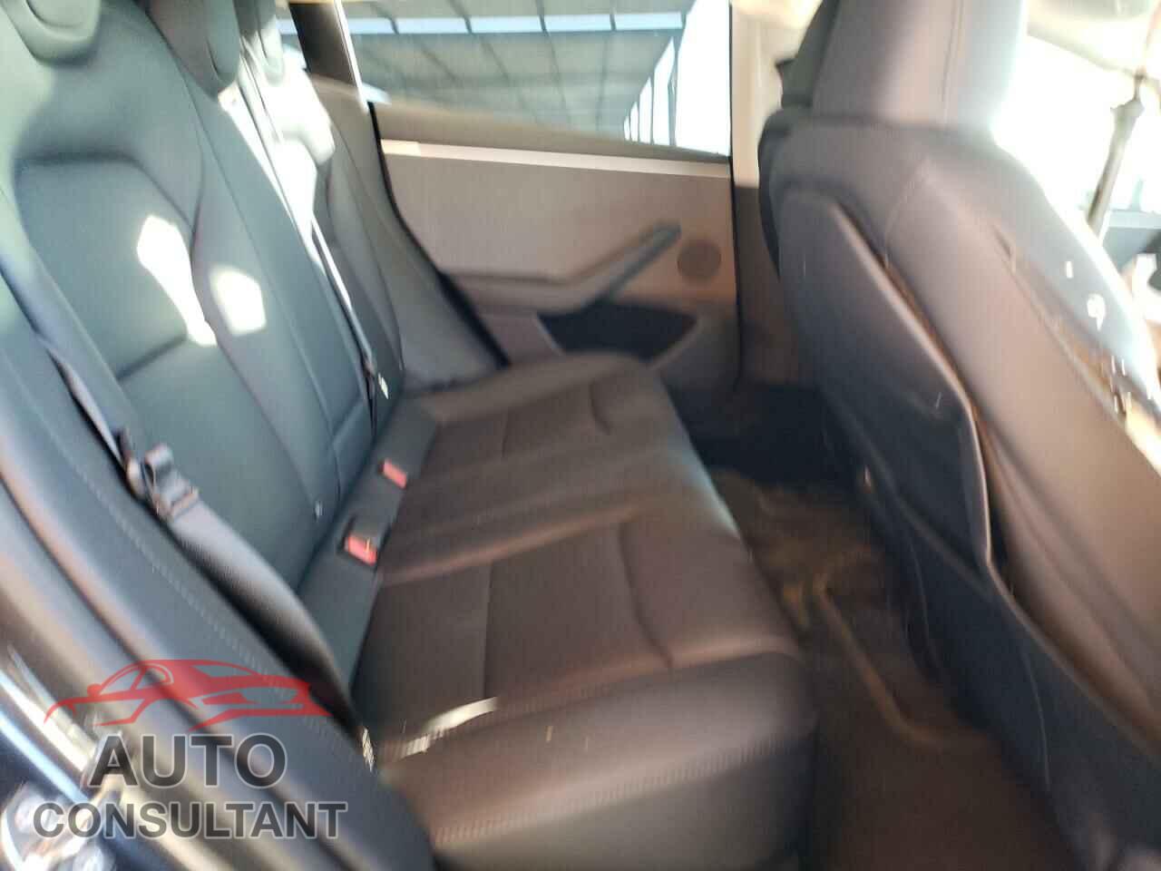 TESLA MODEL 3 2024 - 5YJ3E1EA5RF846628
