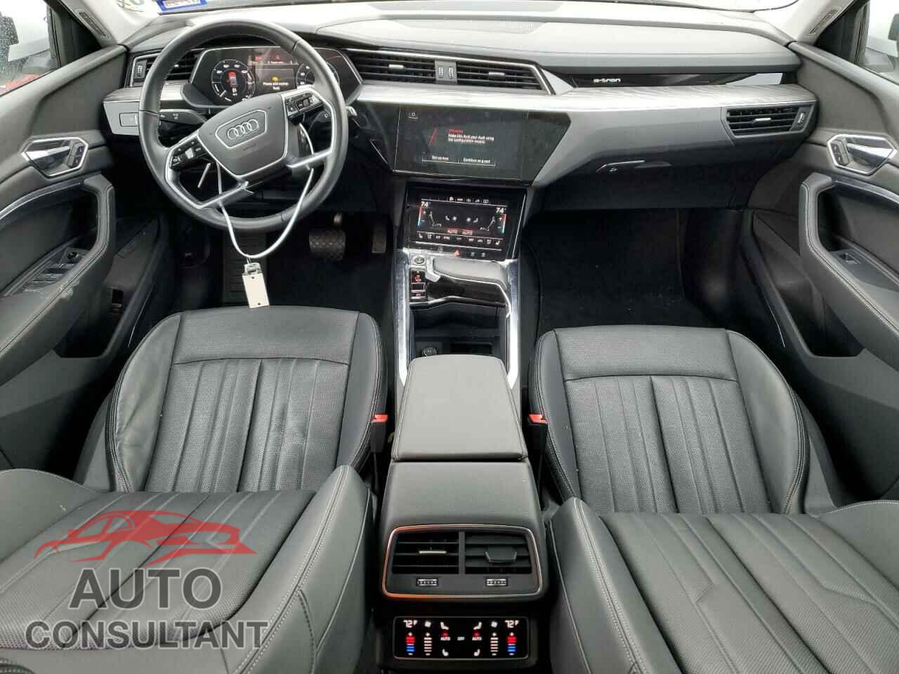 AUDI E-TRON 2023 - WA1LAAGE4PB011657