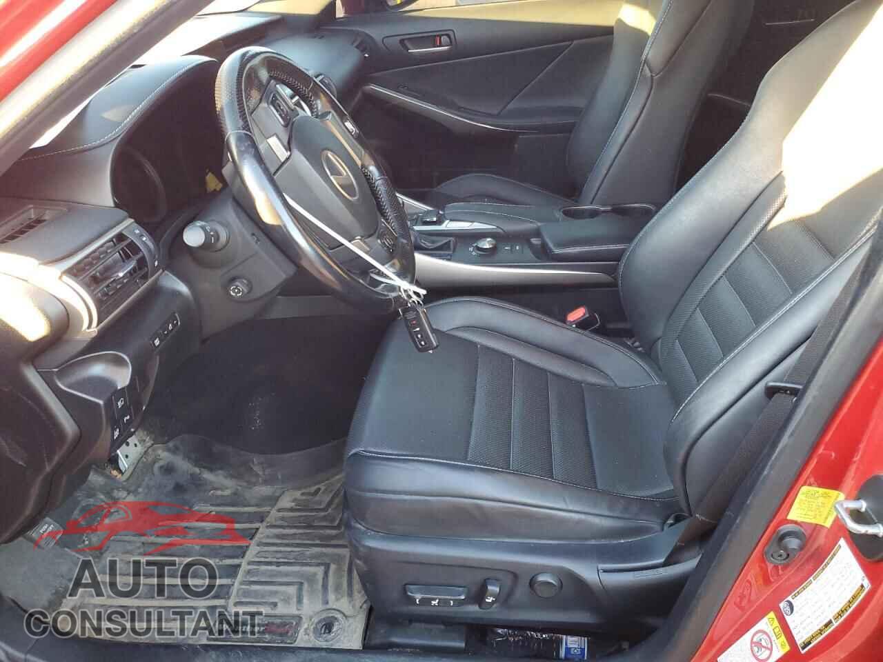 LEXUS IS 2018 - JTHC81D20J5026818