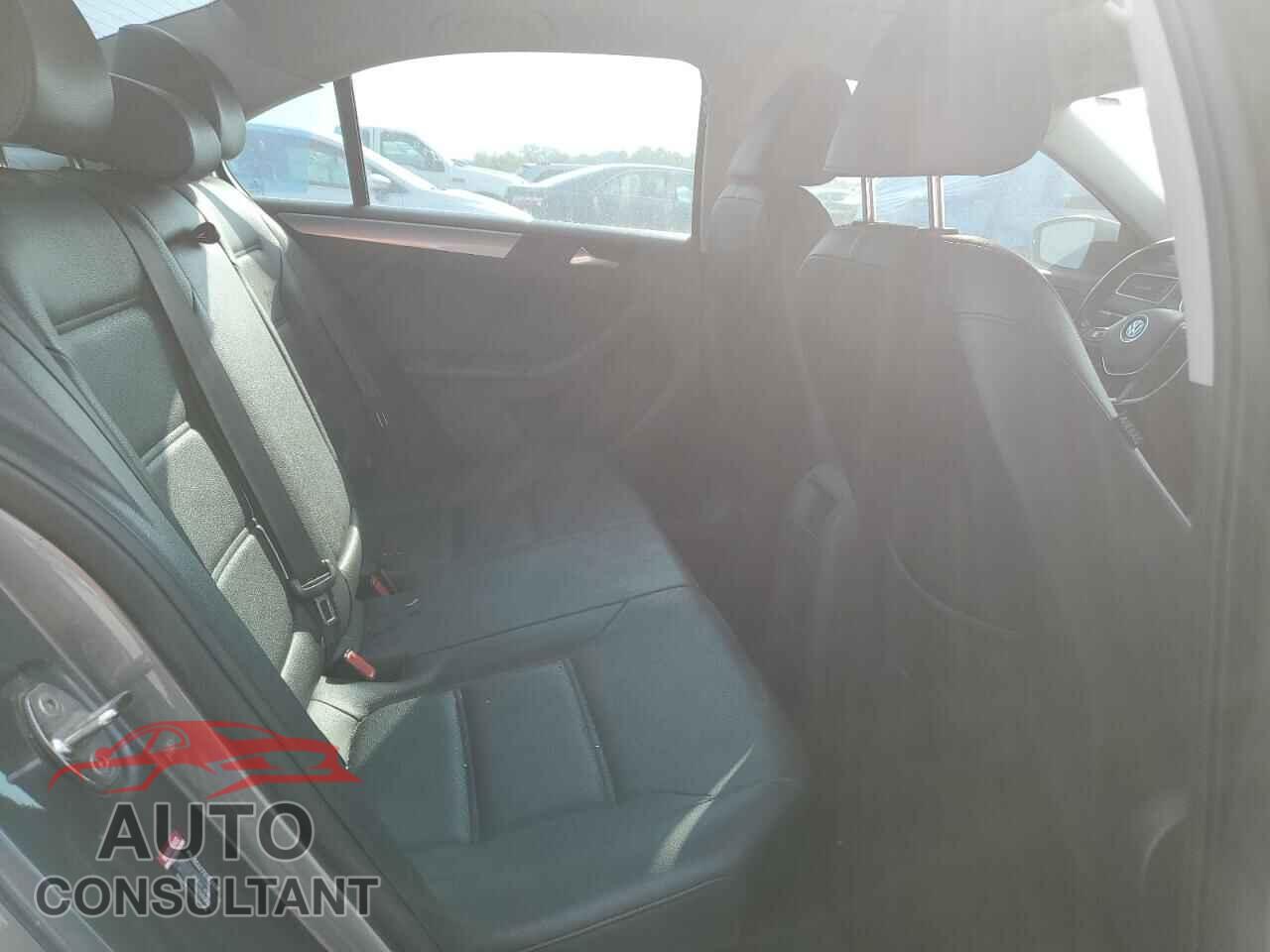 VOLKSWAGEN JETTA 2017 - 3VWDB7AJ2HM304562