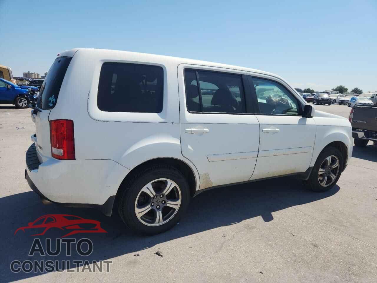 HONDA PILOT 2015 - 5FNYF3H30FB024598