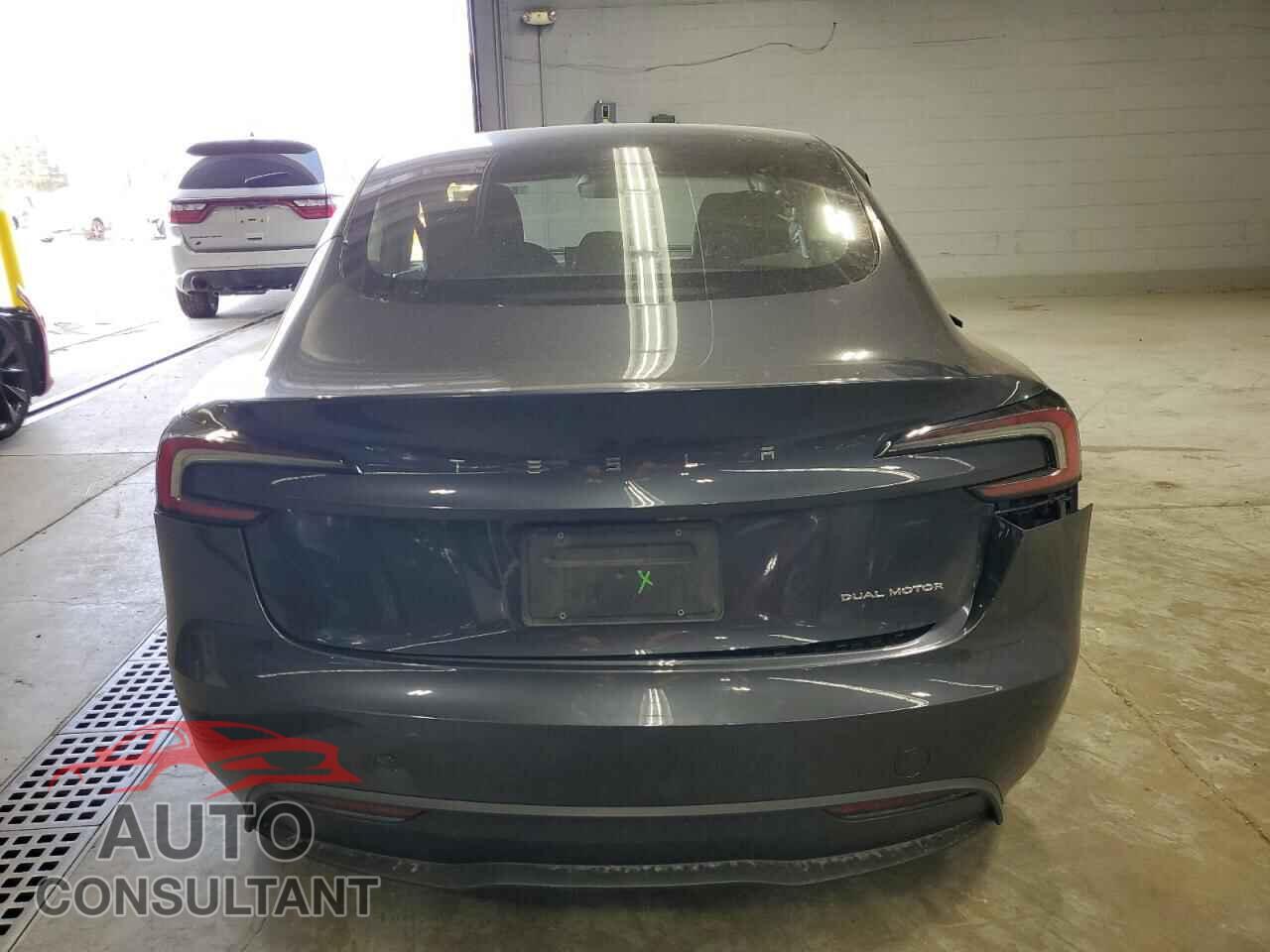 TESLA MODEL 3 2024 - 5YJ3E1EB3RF795963