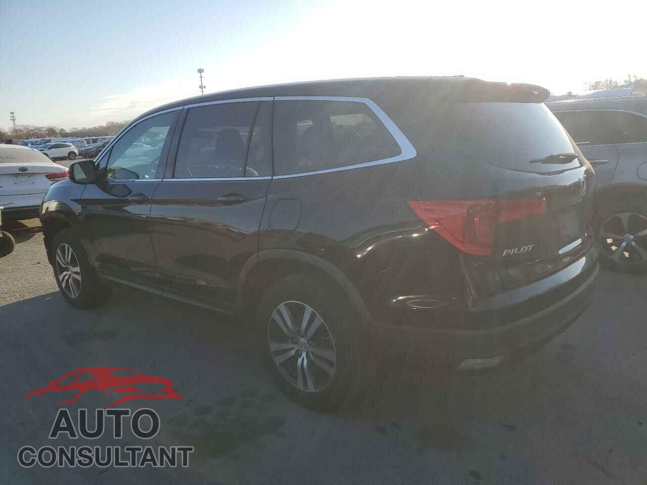 HONDA PILOT 2017 - 5FNYF6H30HB051093
