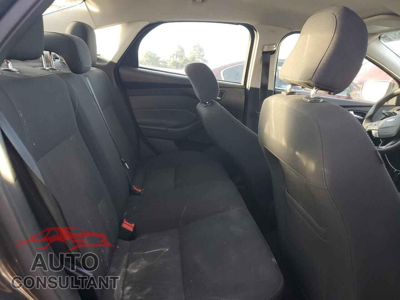 FORD FOCUS 2017 - 1FADP3F25HL253550