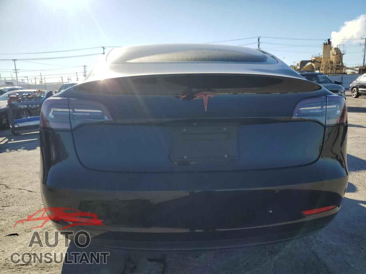 TESLA MODEL 3 2019 - 5YJ3E1EA5KF305553
