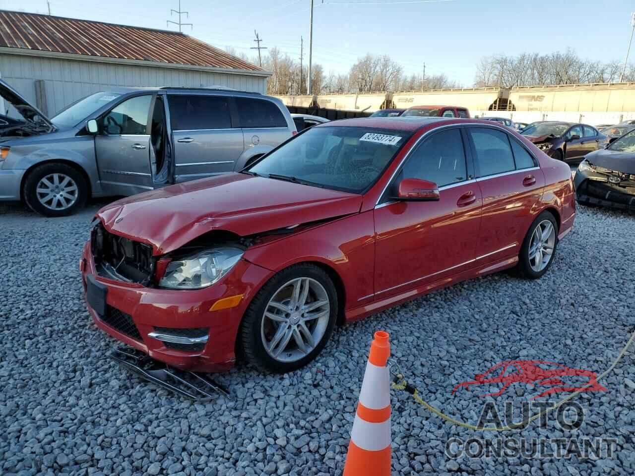 MERCEDES-BENZ C-CLASS 2013 - WDDGF8AB8DR264943