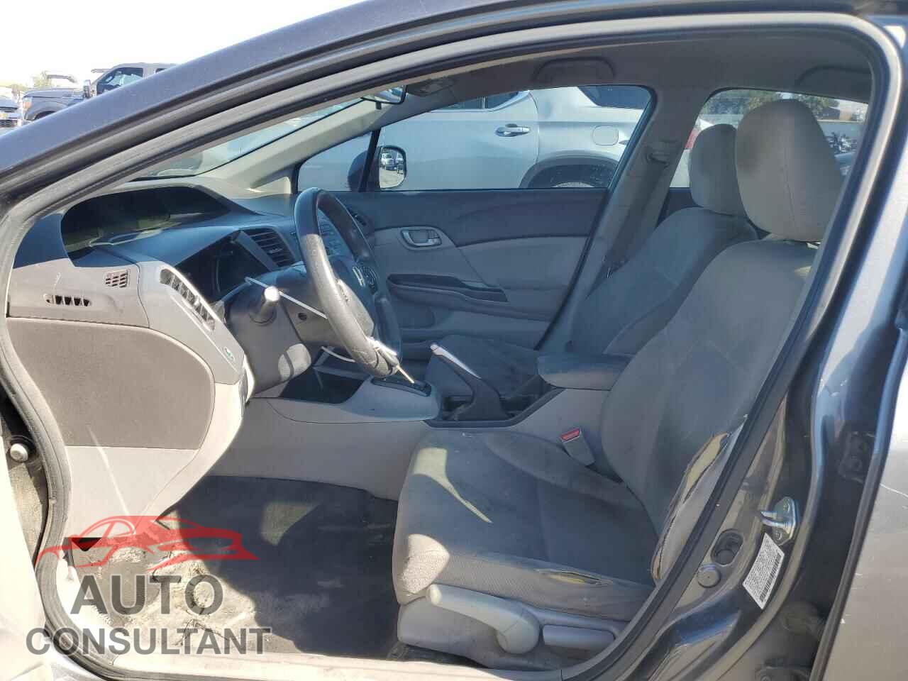 HONDA CIVIC 2012 - 2HGFB2F52CH584132