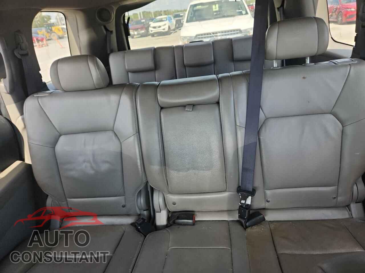 HONDA PILOT 2011 - 5FNYF3H60BB020099