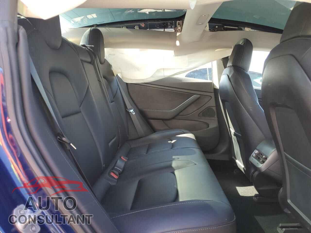 TESLA MODEL 3 2019 - 5YJ3E1EA6KF208300
