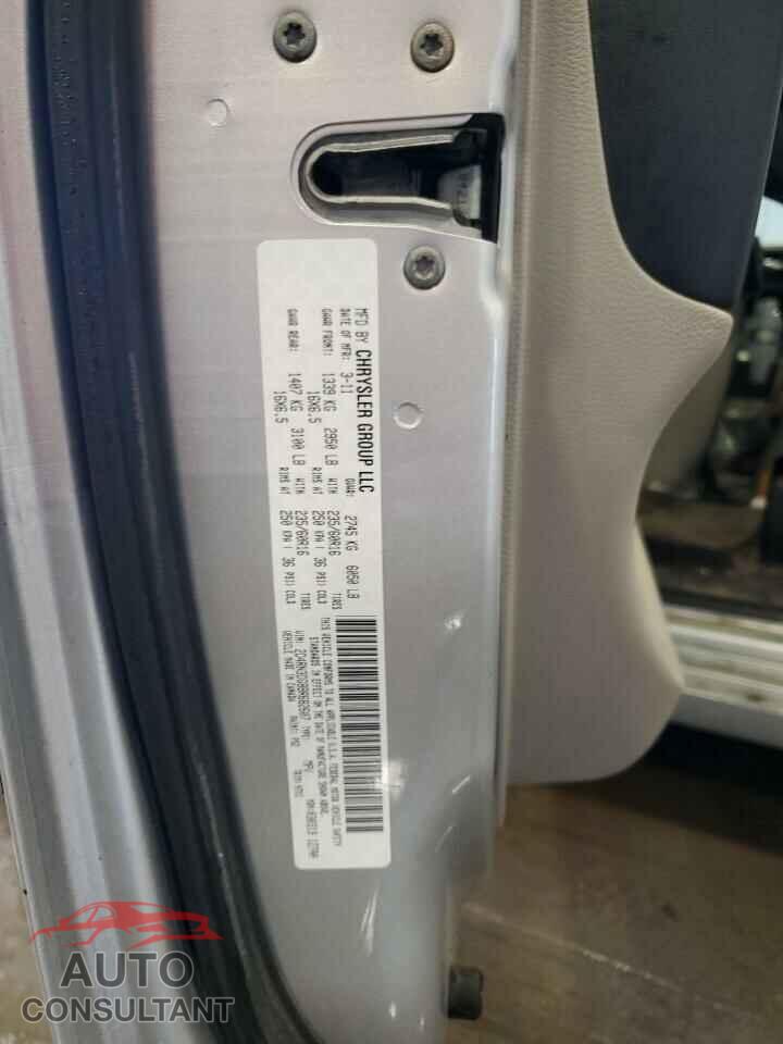 DODGE CARAVAN 2011 - 2D4RN3DG8BR682607
