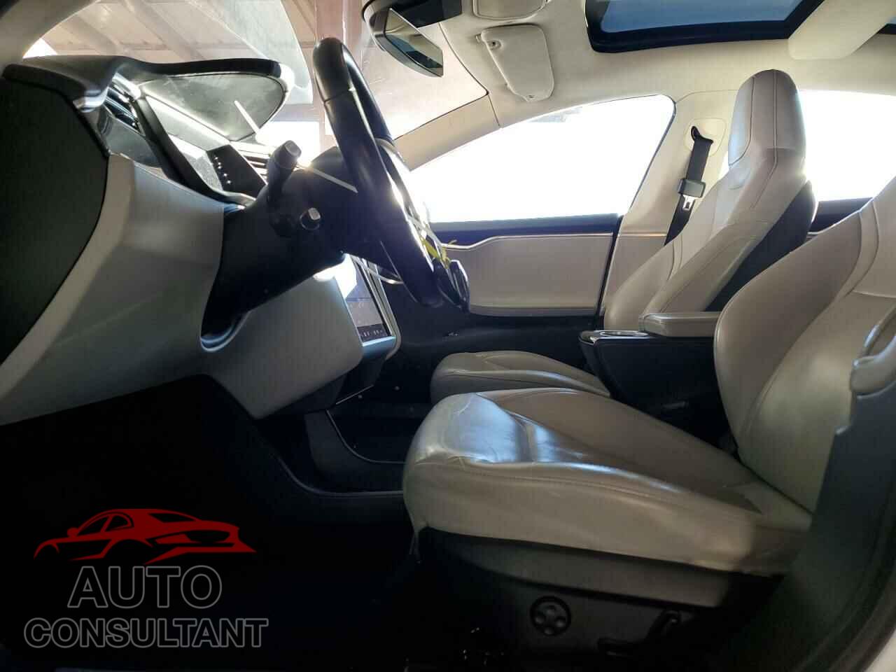 TESLA MODEL S 2015 - 5YJSA1E29FF107922