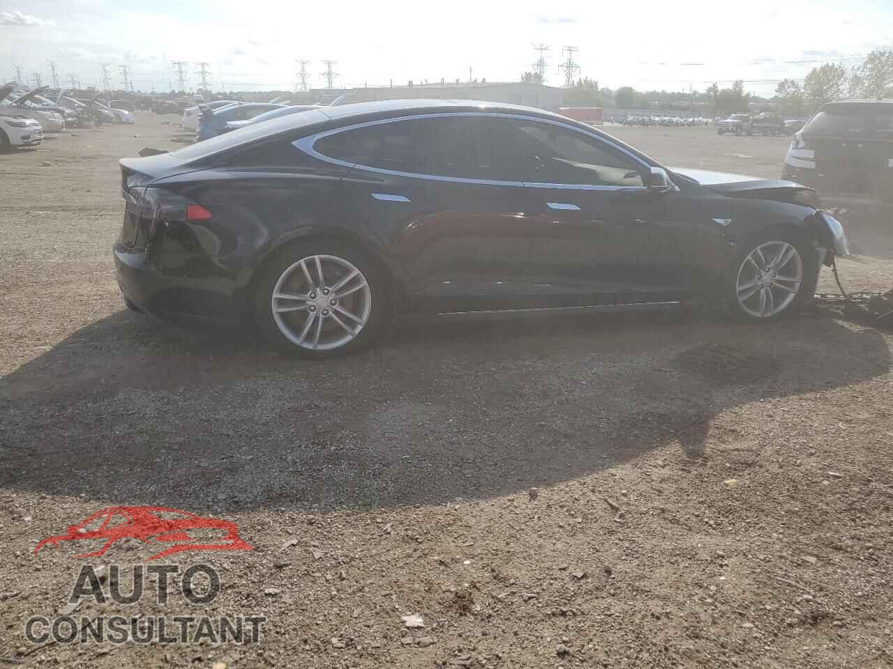 TESLA MODEL S 2013 - 5YJSA1DN0DFP04207