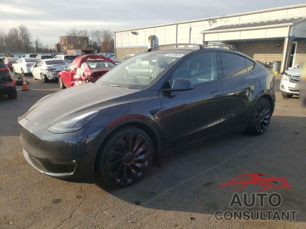 TESLA MODEL Y 2024 - 7SAYGDEF6RF024579