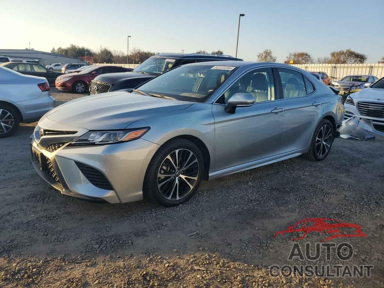 TOYOTA CAMRY 2018 - 4T1B11HK5JU127009