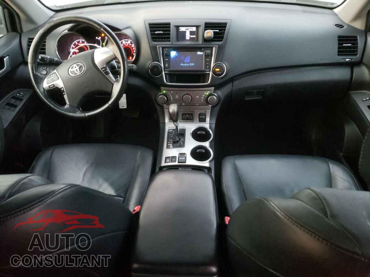 TOYOTA HIGHLANDER 2013 - 5TDBK3EH8DS258076