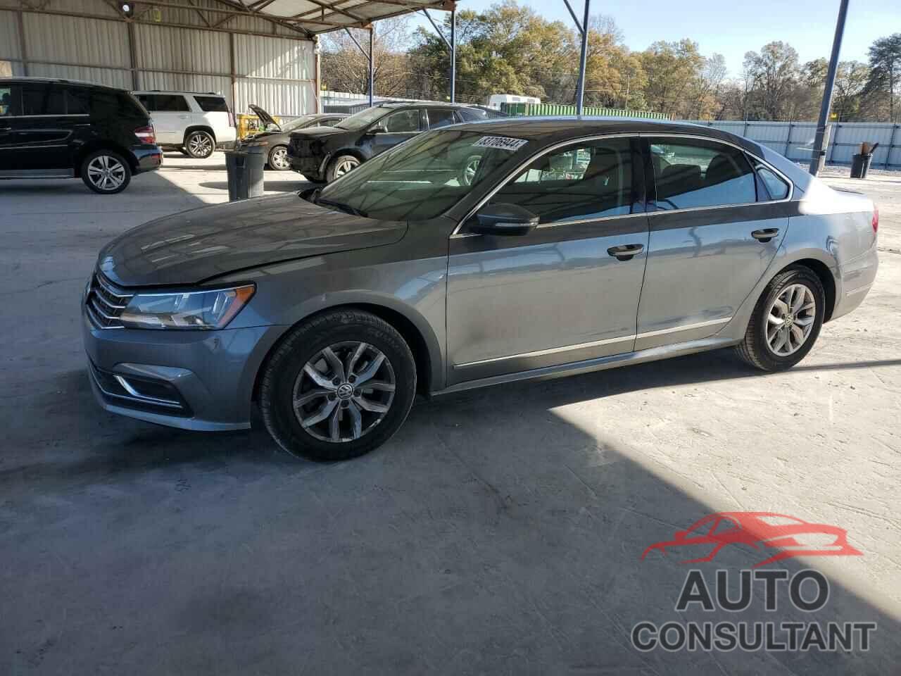 VOLKSWAGEN PASSAT 2017 - 1VWAT7A30HC055164