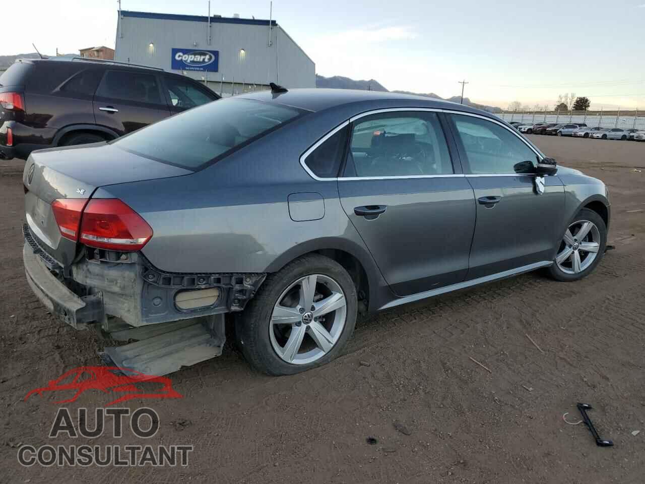 VOLKSWAGEN PASSAT 2013 - 1VWBH7A33DC110237