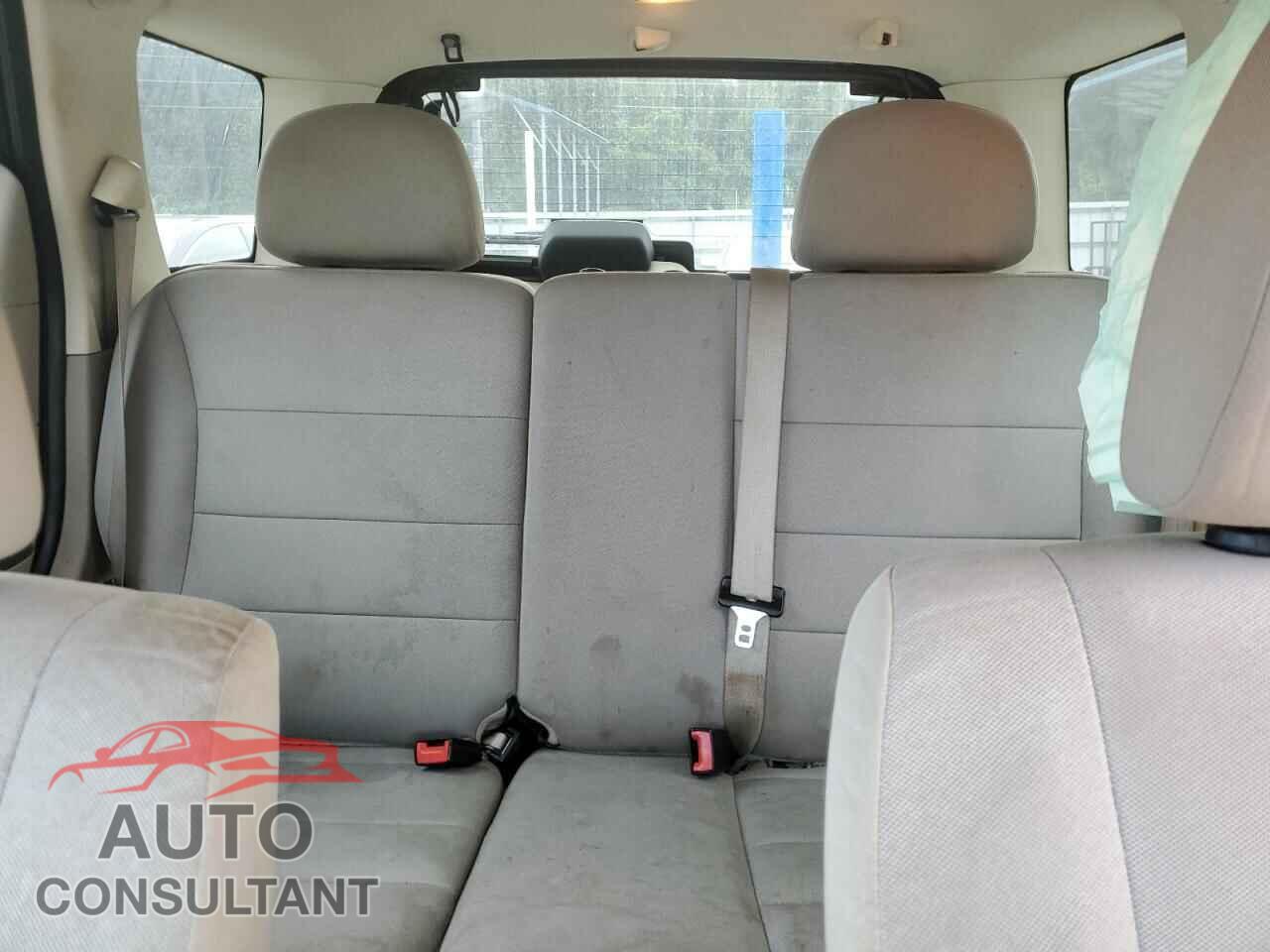 FORD ESCAPE 2010 - 1FMCU0D75AKB65357