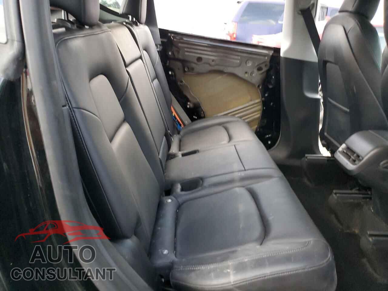 TESLA MODEL Y 2022 - 7SAYGDEF9NF329522
