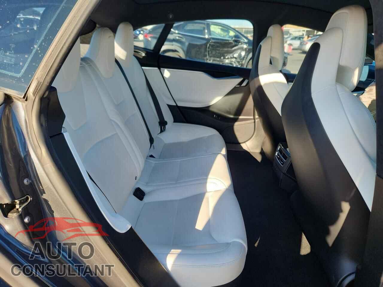 TESLA MODEL S 2017 - 5YJSA1E14HF213169