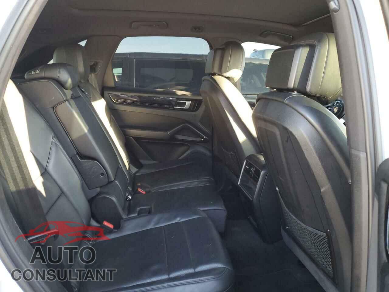 PORSCHE CAYENNE 2019 - WP1AA2AY9KDA18184