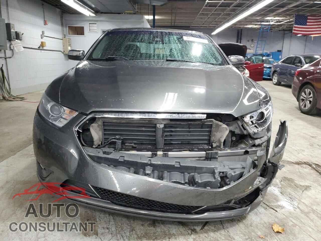 FORD TAURUS 2017 - 1FAHP2F82HG113206