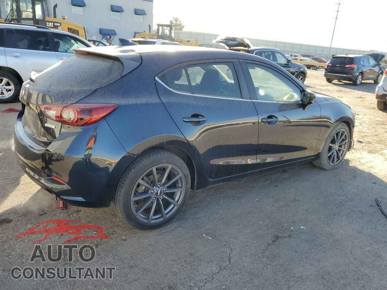 MAZDA 3 2018 - 3MZBN1M31JM163143