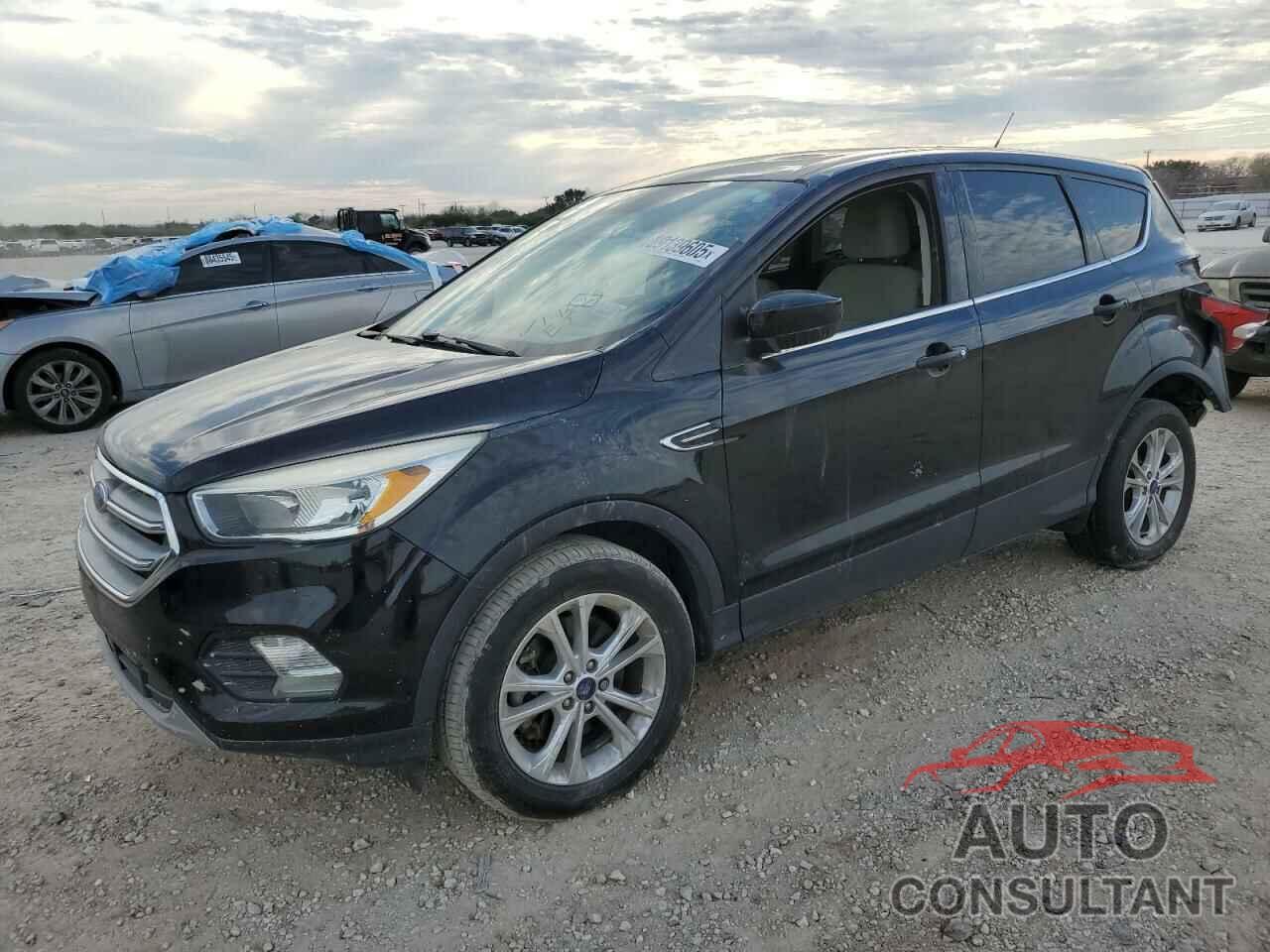 FORD ESCAPE 2017 - 1FMCU0G91HUB04583