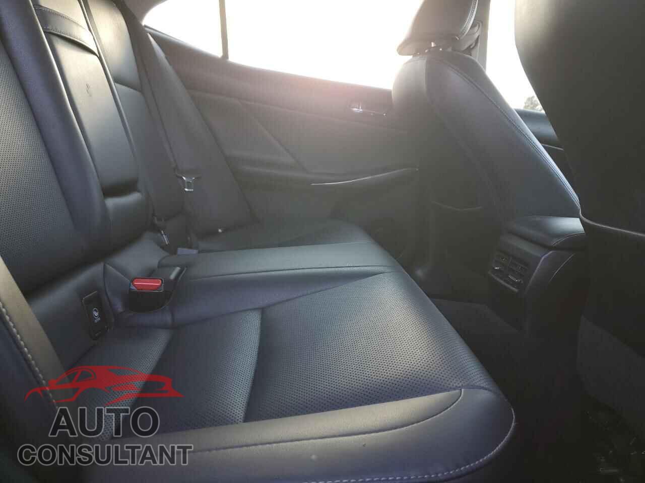 LEXUS IS 2014 - JTHBF1D28E5018327
