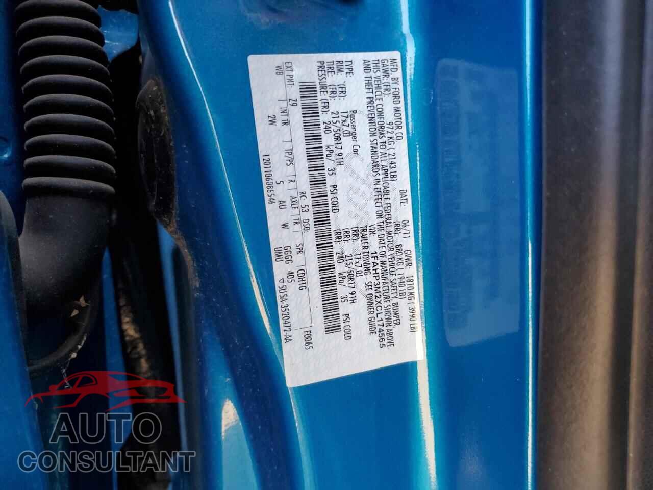 FORD FOCUS 2012 - 1FAHP3M2XCL174565