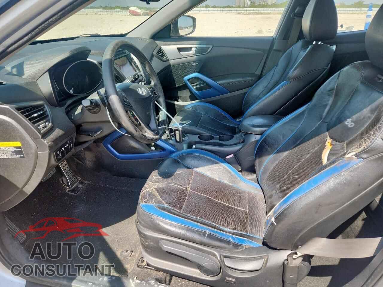 HYUNDAI VELOSTER 2013 - KMHTC6AE2DU125545