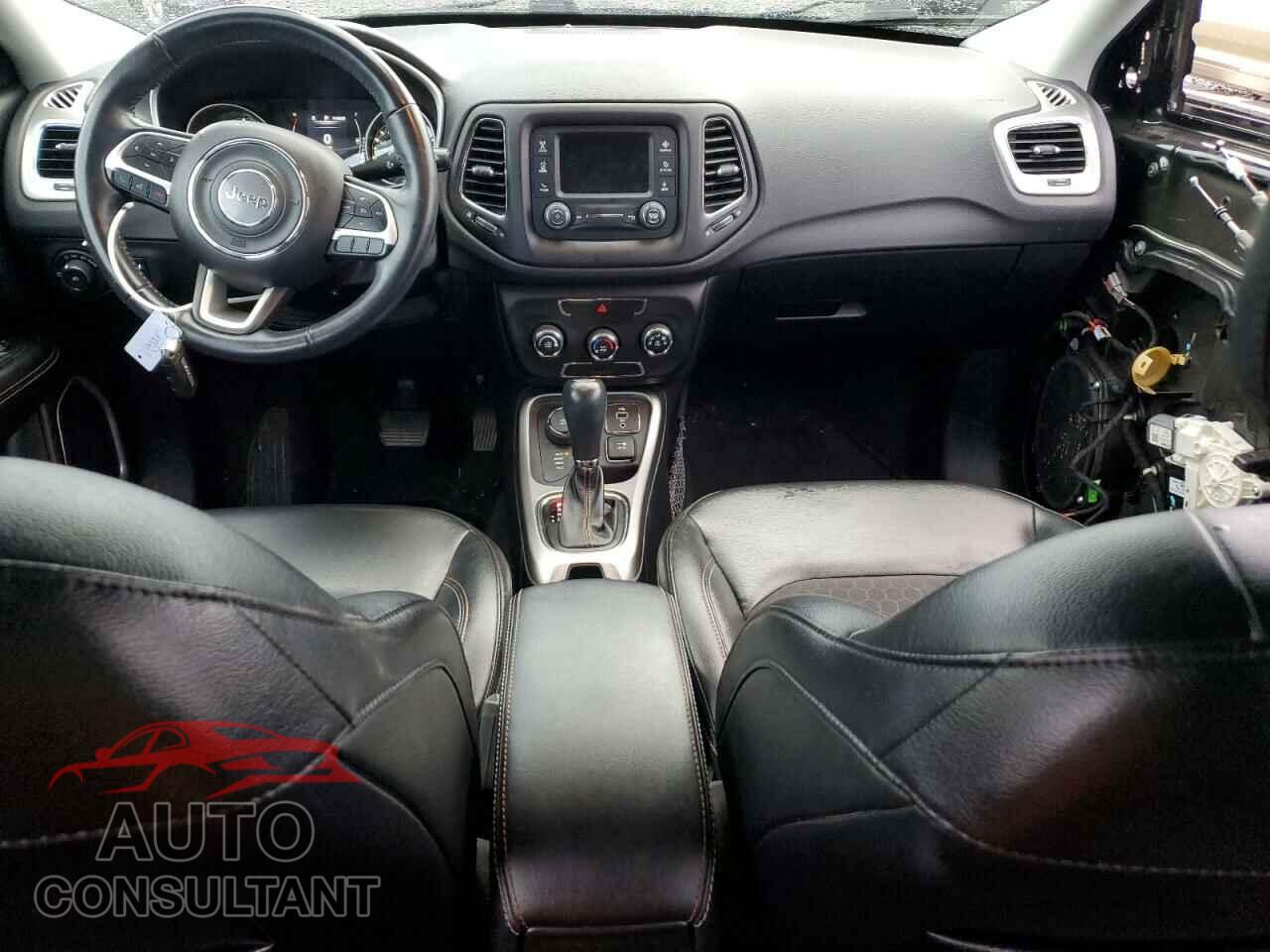 JEEP COMPASS 2018 - 3C4NJDBB2JT150611